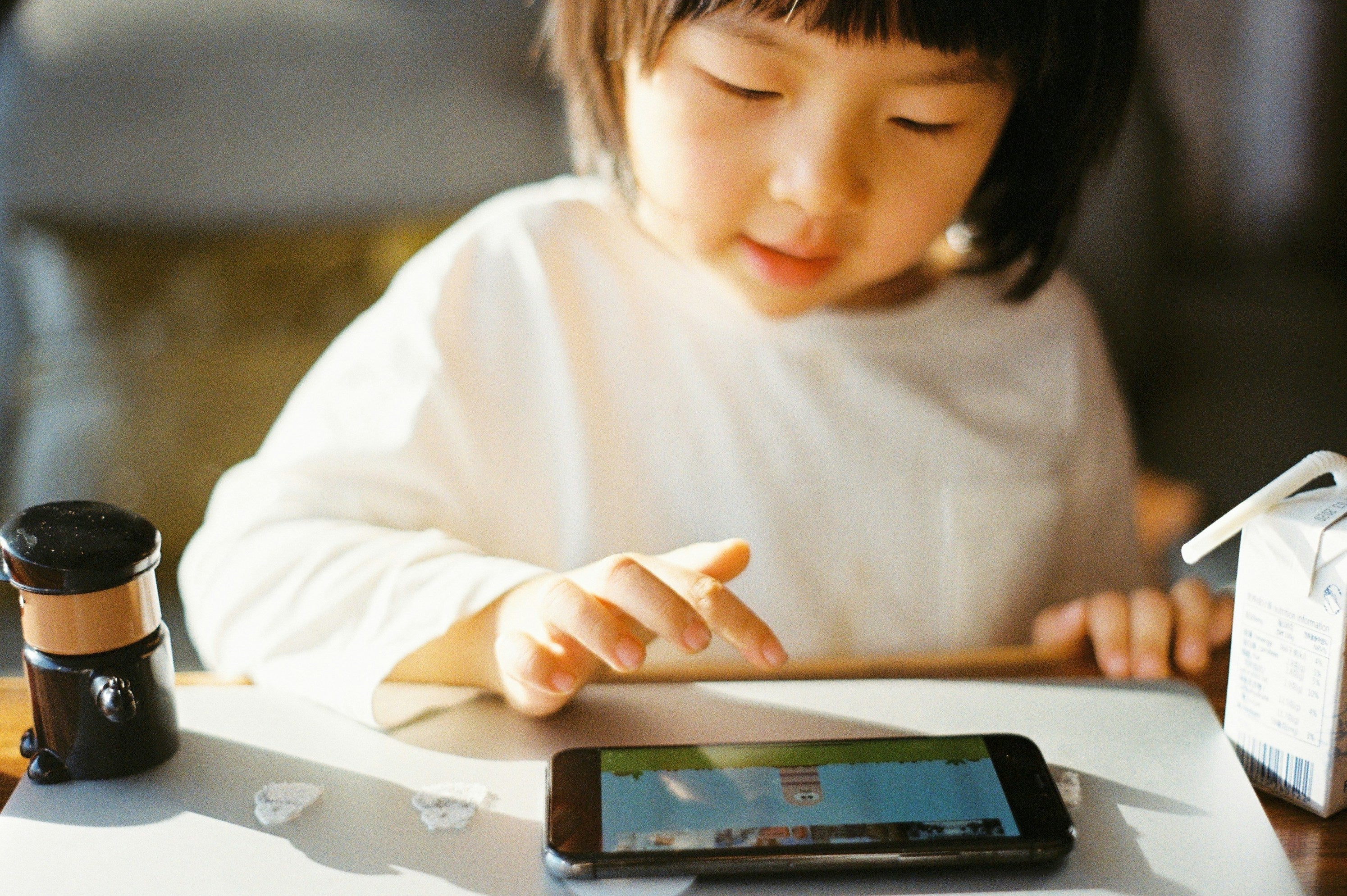 Can TV and videos help children learn a second language?